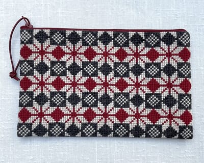 411042 BALDYRE Stella Rød Broderikit.jpg