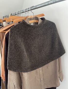 Plain Yoke Poncho_5.jpg