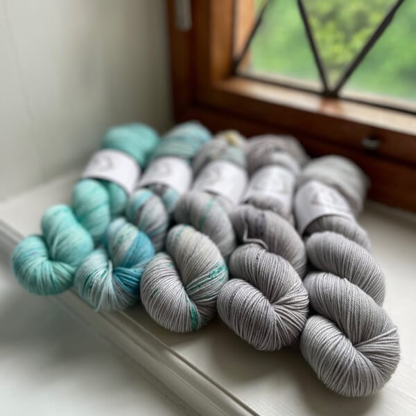 Merino Sport fade mint grømm - lys grå.jpg