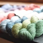 ALPACA ROSE - Håndfarget garn fra det lille skotske spinneriet The Border Mill