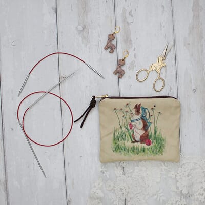 8070 Knitting Rabbit Zipper Pouch_1.jpg