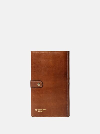 P082 Project_82-Needle_Case-P082-Walnut_Gold.jpg