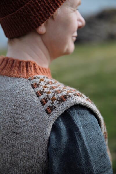 9789527580974_Rel GudrunJohnston_ShetlandShades_Stakkur1.jpg
