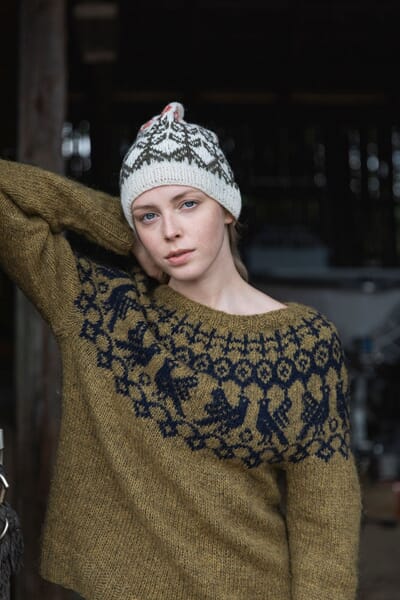 9789527468319_Rel Kyllikki hat & Maailman Synty sweater.jpg