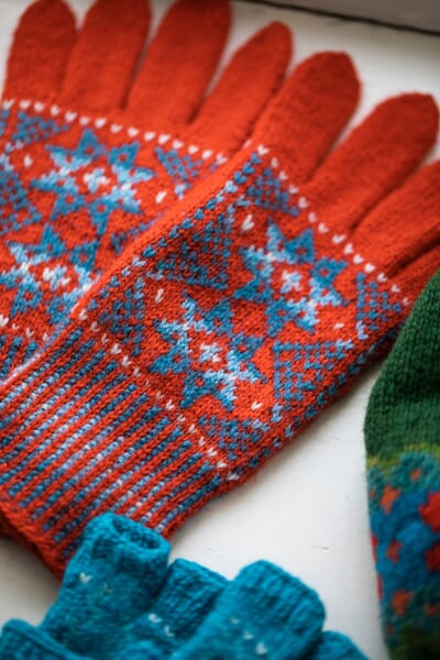 9789527468814_Rel Laine_GSAK_SnowTreasureGloves-2.jpeg