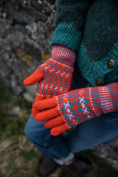 9789527468814_Rel Laine_GSAK_SnowTreasureGloves.jpeg