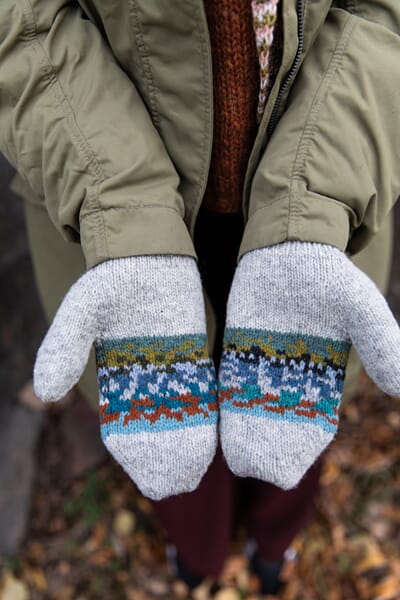 9789527580363_Rel Laine_52WOSY_LisSmith_mittens (1).jpg