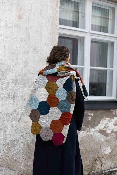9789527580363_Rel Laine_52WOSY_LisSmith_shawl.jpg