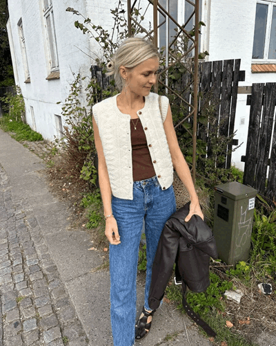 Esther Vest_1.png