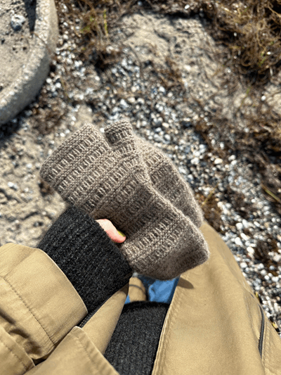 Gloves no. 1_4.png