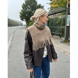 Nora Neck Strikkepakke