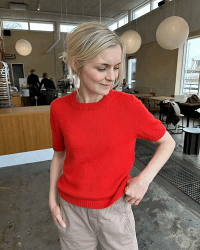 Poppy Tee_Hoved_1.png