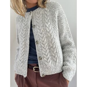 Siri Cardigan Strikkepakke i Sandnes Poppy