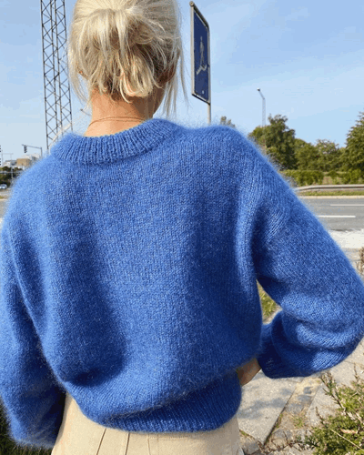 Stockholm Sweater V-neck_3.png