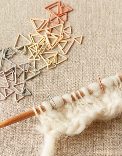 971_Rel Cocoknits Triangle Stitch Markers_2.jpg