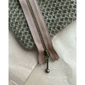 Petiteknit Zipper 14 cm - Hazelnut
