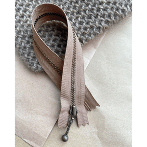 Petiteknit Zipper 23 cm - Hazelnut