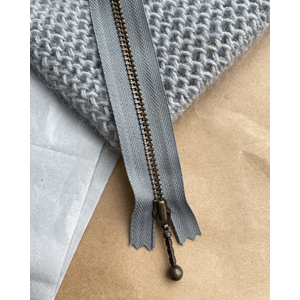Petiteknit Zipper 14 cm - Flint
