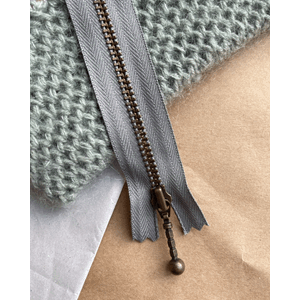 Petiteknit Zipper 17 cm  - Flint