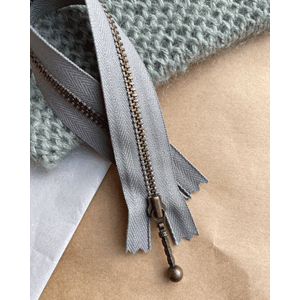 Petiteknit Zipper 23 cm - Flint