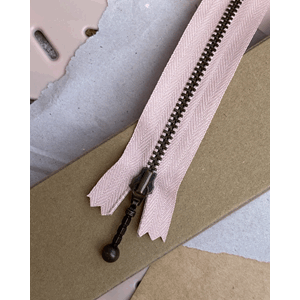 Petiteknit Zipper 17 cm - Powder pink