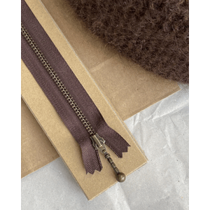 Petiteknit Zipper 23 cm - Chocolate brown