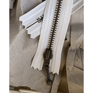 Petiteknit Zipper 35 cm - Almond