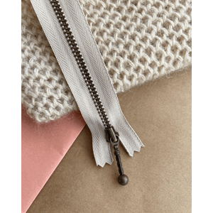 Petiteknit Zipper 14 cm - Sand