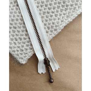 Petiteknit Zipper 14 cm - Mother of pearl